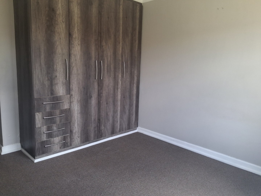 To Let 3 Bedroom Property for Rent in Hillside Free State